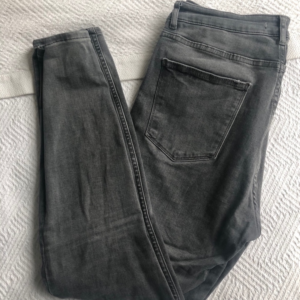 Zara Women’s Light Gray High Rise Skinny Jean
